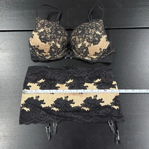 Victoria's Secret Black and Tan Lace Intimates Set - Picture 7 of 12